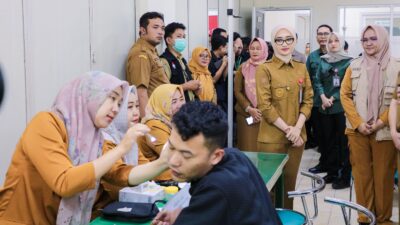 Wagub Jihan Nurlela Tinjau Pelaksanaan Cek Kesehatan Gratis di Komunitas Pedagang Besar Farmasi