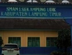 GAPURA LAMPUNG DESAK KADISDIK LAMPUNG TIMUR COPOT KEPALA SMAN 1 SEKAMPUNG UDIK TERKAIT DUGAAN KORUPSI DANA BOS 2024/2025